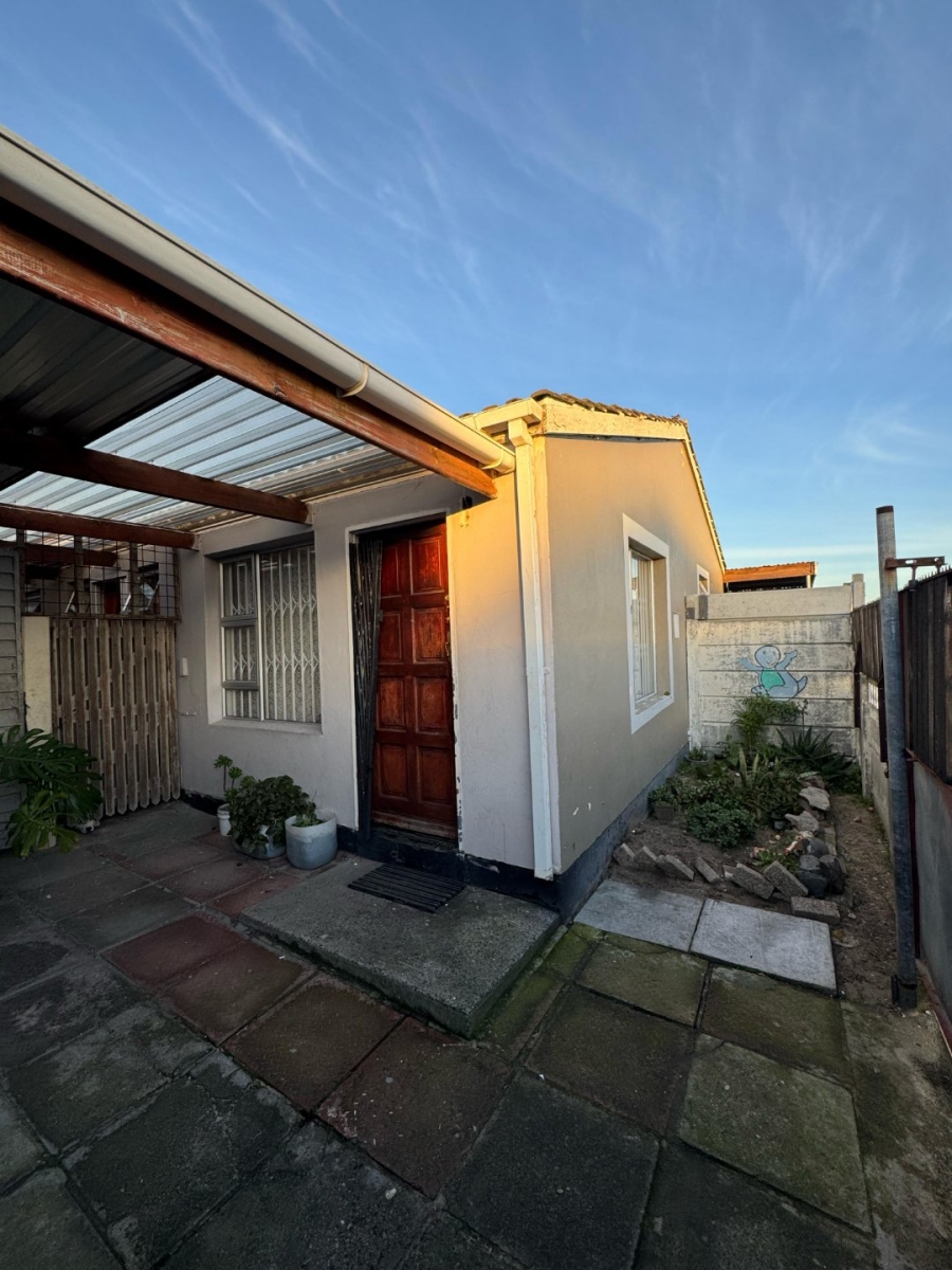 2 Bedroom Property for Sale in Portlands Western Cape